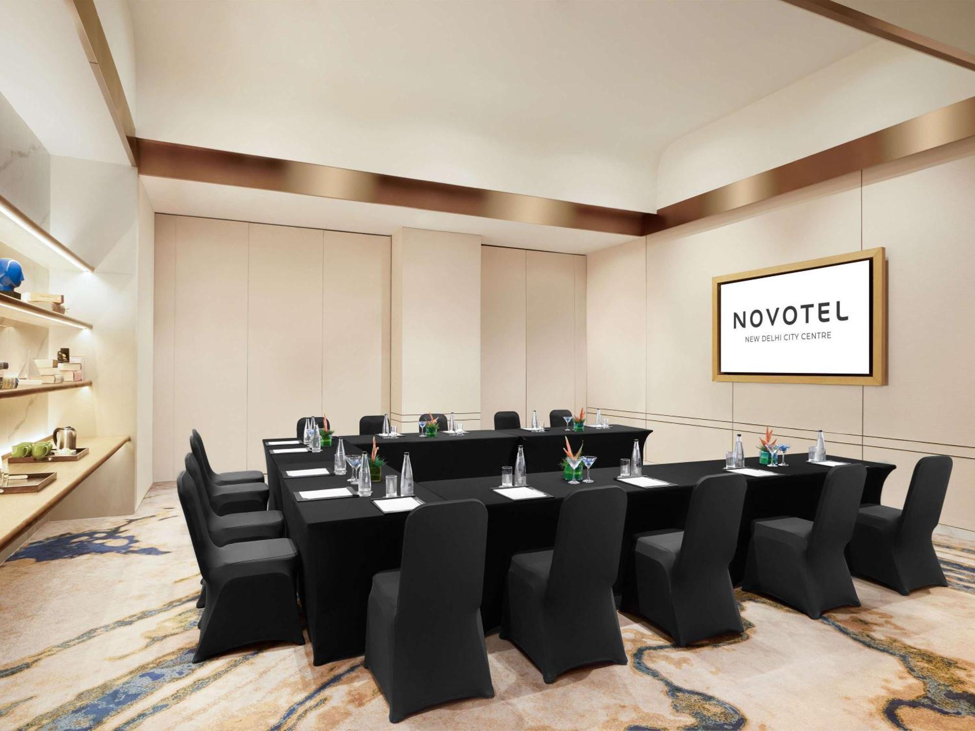 Novotel New Delhi City Centre Exterior photo